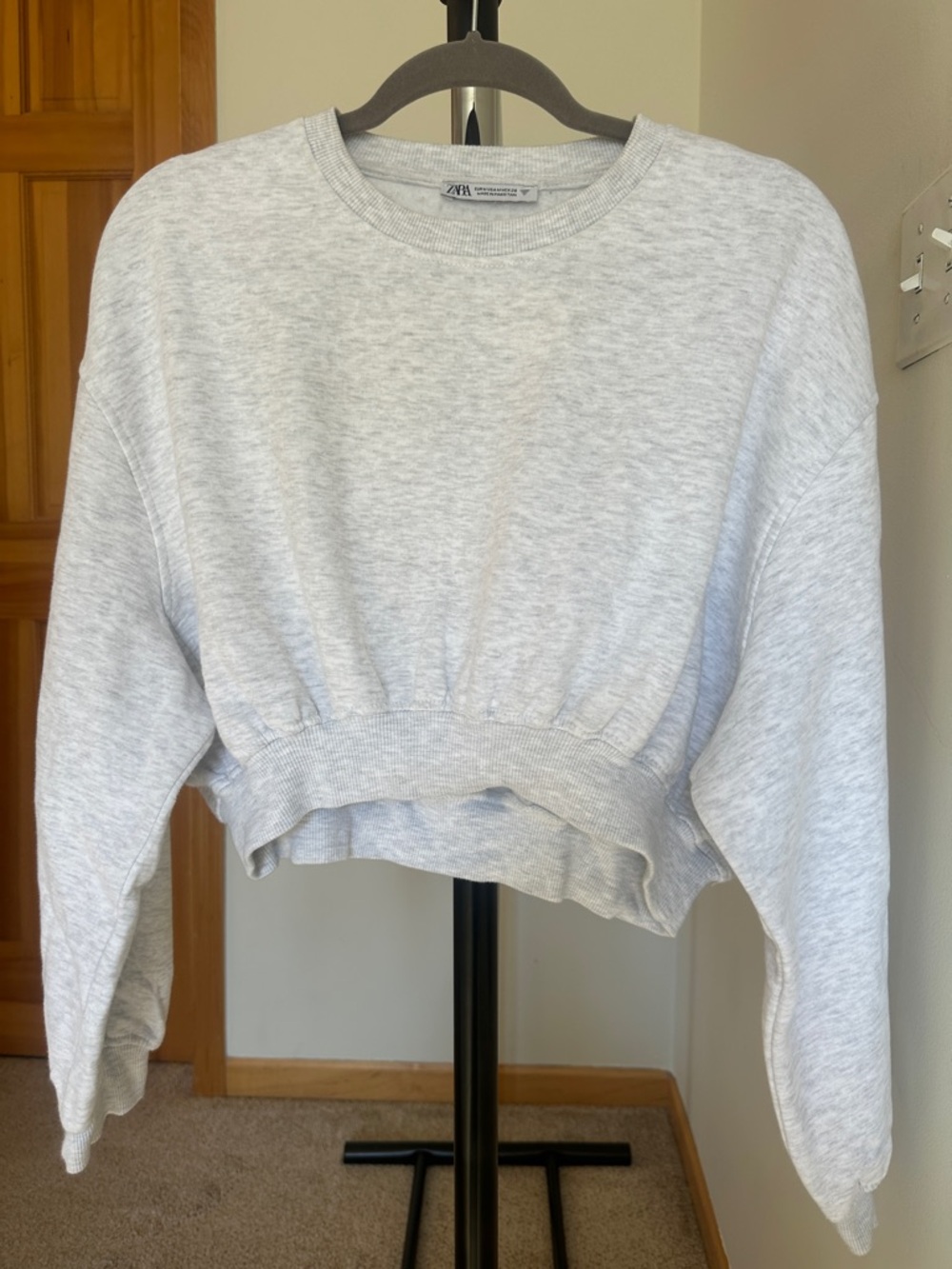 Zara Grey Cropped Crewneck Sweatshirt